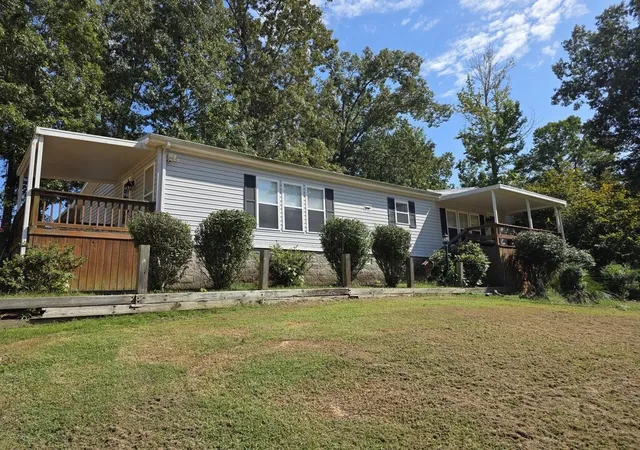 Photo 1 of Manufactured home for sale at 108 Crossfield Dr, Springville, TN 38256 | MLS# 3545729 | Listing updated on 2026-09-24