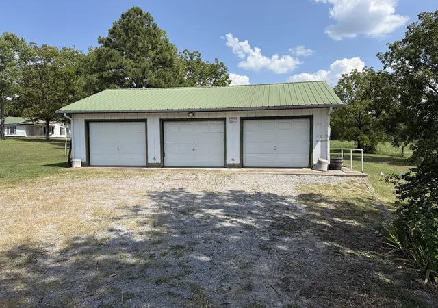 Photo 3 of Single family home for sale at 7140 N Milton Rd, Milton, TN 37118 | MLS# 3546040 | Listing updated on 2026-09-10
