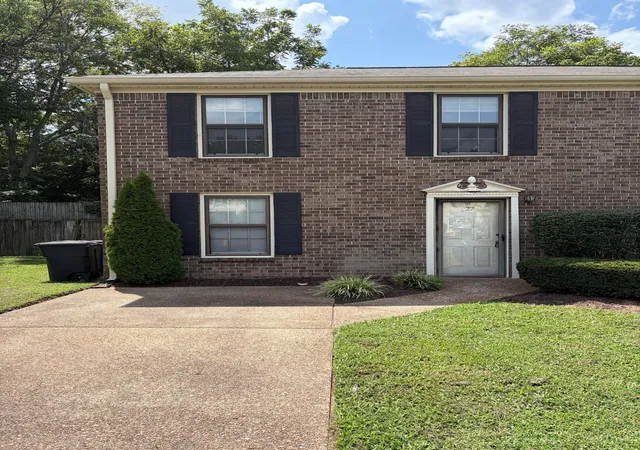 Photo 1 of Townhouse for sale at 1129 W Main St #27, Franklin, TN 37064 | MLS# 3591986 | Listing updated on 2026-09-28