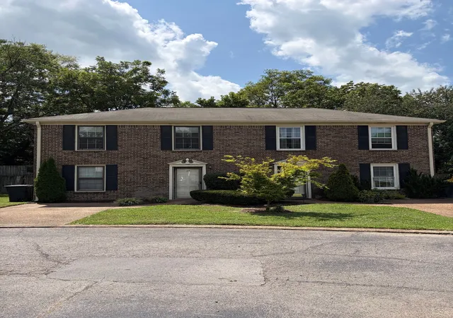 Photo 2 of Townhouse for sale at 1129 W Main St #27, Franklin, TN 37064 | MLS# 3591986 | Listing updated on 2026-09-28