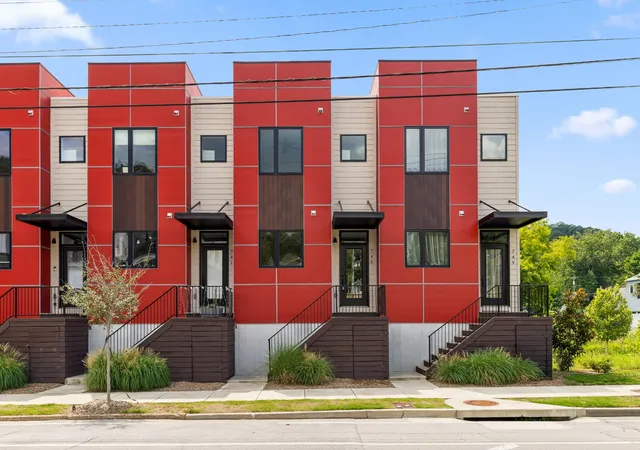 Photo 1 of Townhouse for sale at 719 N Market St, Chattanooga, TN 37405 | MLS# 3545770 | Listing updated on 2026-09-24