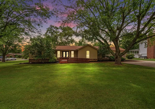 Photo 2 of Single family home for sale at 1301 Rivermont Dr, Gallatin, TN 37066 | MLS# 3545946 | Listing updated on 2026-09-10