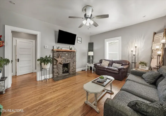 Photo 3 of Single family home for sale at 616 Mitchell Dr, Knoxville, TN 37912 | MLS# 3545782 | Listing updated on 2026-10-06