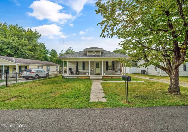 Photo 38 of Single family home for sale at 616 Mitchell Dr, Knoxville, TN 37912 | MLS# 3545782 | Listing updated on 2026-10-06