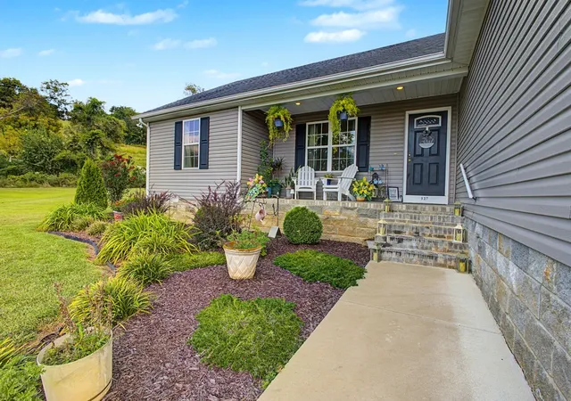 Photo 2 of Single family home for sale at 127 Fiddlers Ct, Pulaski, TN 38478 | MLS# 3546234 | Listing updated on 2026-09-24
