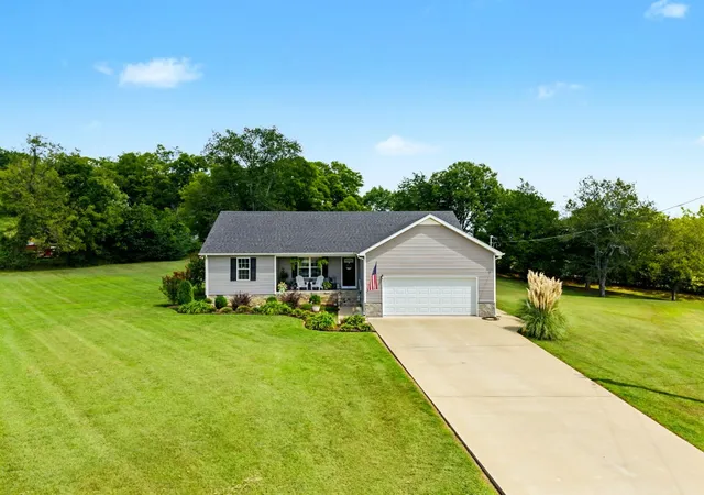 Photo 3 of Single family home for sale at 127 Fiddlers Ct, Pulaski, TN 38478 | MLS# 3546234 | Listing updated on 2026-09-24