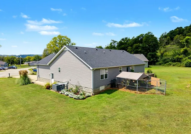 Photo 4 of Single family home for sale at 127 Fiddlers Ct, Pulaski, TN 38478 | MLS# 3546234 | Listing updated on 2026-09-24