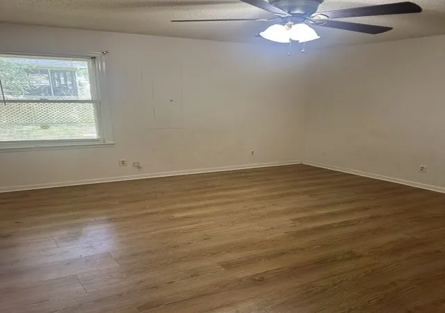 Photo 4 of Single family home for sale at 137 Shelbyville Hwy, Fayetteville, TN 37334 | MLS# 3545926 | Listing updated on 2026-09-18
