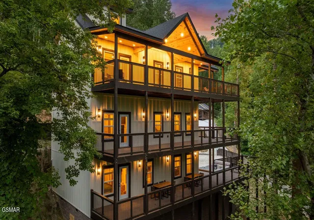 Photo 3 of Single family home for sale at 752 Loop Rd, Gatlinburg, TN 37738 | MLS# 3591878 | Listing updated on 2026-09-14
