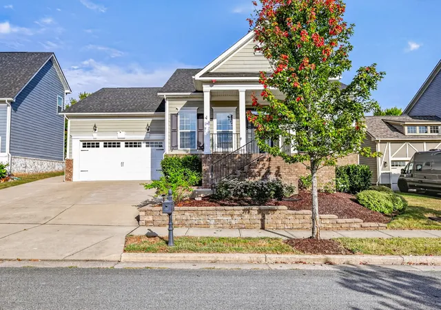 Photo 3 of Single family home for sale at 640 Streamside Ln, Franklin, TN 37064 | MLS# 3546048 | Listing updated on 2026-09-23