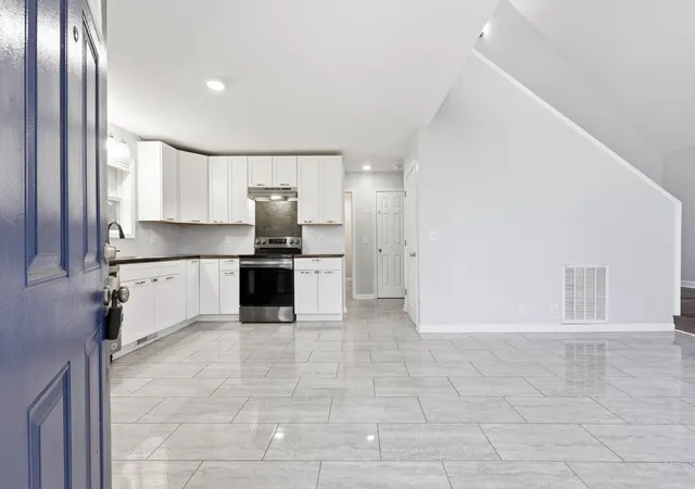 Photo 3 of Single family home for sale at 1009 Winesap Rd, Clarksville, TN 37040 | MLS# 3546765 | Listing updated on 2026-09-28