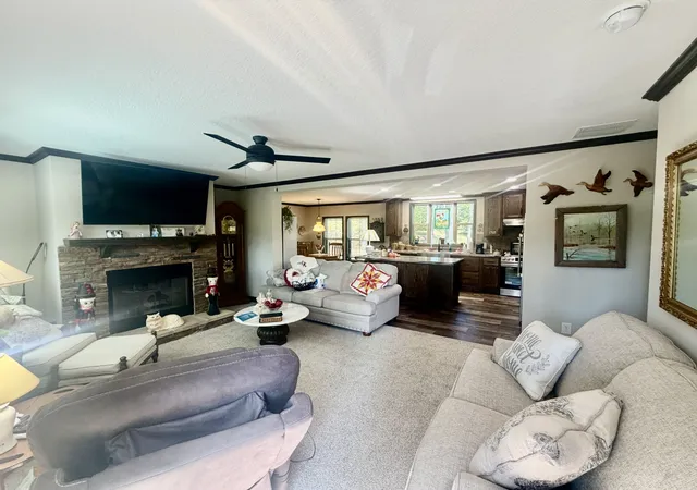 Photo 3 of Manufactured home for sale at 24 Fleeman Rd, Lawrenceburg, TN 38464 | MLS# 3546005 | Listing updated on 2026-09-10