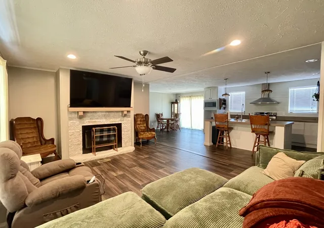 Photo 2 of Manufactured home for sale at 120 County Rd 46, Athens, TN 37303 | MLS# 3546112 | Listing updated on 2026-09-10