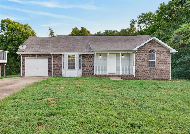 Photo 1 of Single family home for sale at 1705 Broadripple Dr, Clarksville, TN 37042 | MLS# 3546004 | Listing updated on 2026-09-10