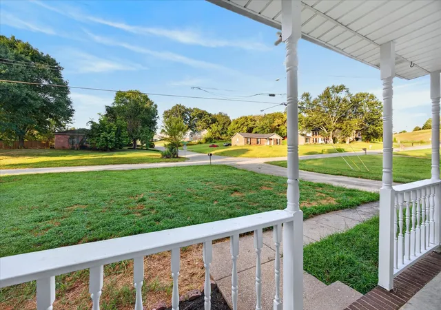Photo 4 of Single family home for sale at 1705 Broadripple Dr, Clarksville, TN 37042 | MLS# 3546004 | Listing updated on 2026-09-10