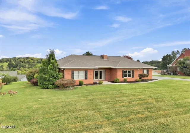 Photo 2 of Single family home for sale at 1272 Stonewall Jackson Dr, Dandridge, TN 37725 | MLS# 3591880 | Listing updated on 2026-09-22