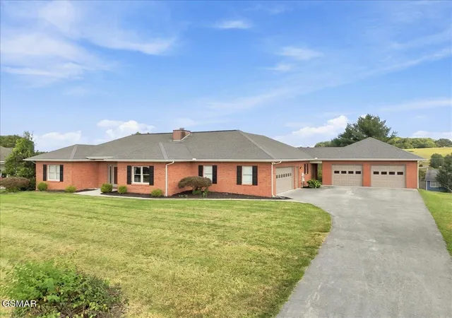 Photo 3 of Single family home for sale at 1272 Stonewall Jackson Dr, Dandridge, TN 37725 | MLS# 3591880 | Listing updated on 2026-09-22