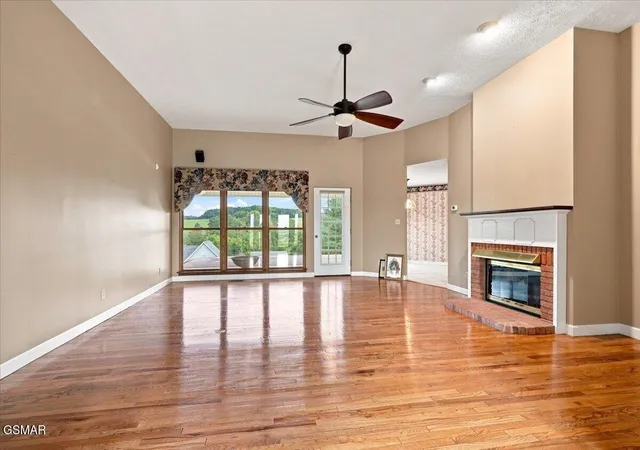 Photo 4 of Single family home for sale at 1272 Stonewall Jackson Dr, Dandridge, TN 37725 | MLS# 3591880 | Listing updated on 2026-09-22