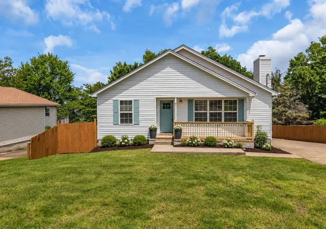 Photo 1 of Single family home for sale at 240 Lake Forest Dr, La Vergne, TN 37086 | MLS# 3546089 | Listing updated on 2026-09-11