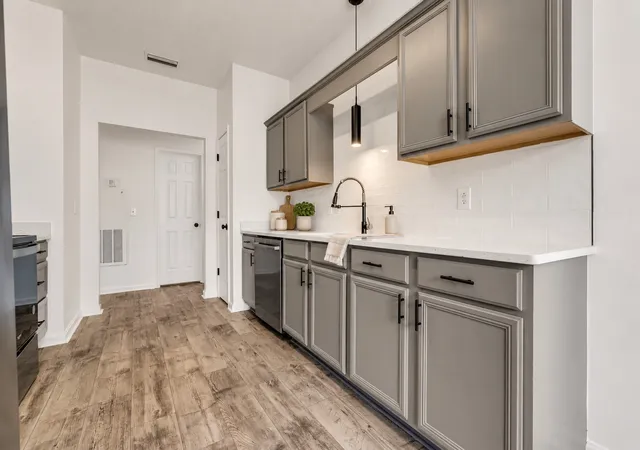 Photo 3 of Single family home for sale at 240 Lake Forest Dr, La Vergne, TN 37086 | MLS# 3546089 | Listing updated on 2026-09-11
