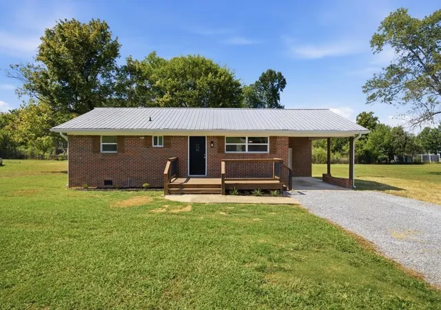 Photo 1 of Single family home for sale at 375 E Hills Rd, Jasper, TN 37347 | MLS# 3545994 | Listing updated on 2026-09-21