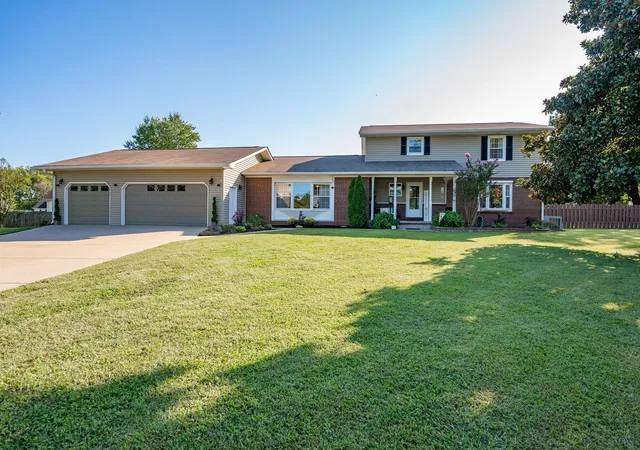 Photo 1 of Single family home for sale at 2546 Summit Ct, Murfreesboro, TN 37130 | MLS# 3546850 | Listing updated on 2026-09-14