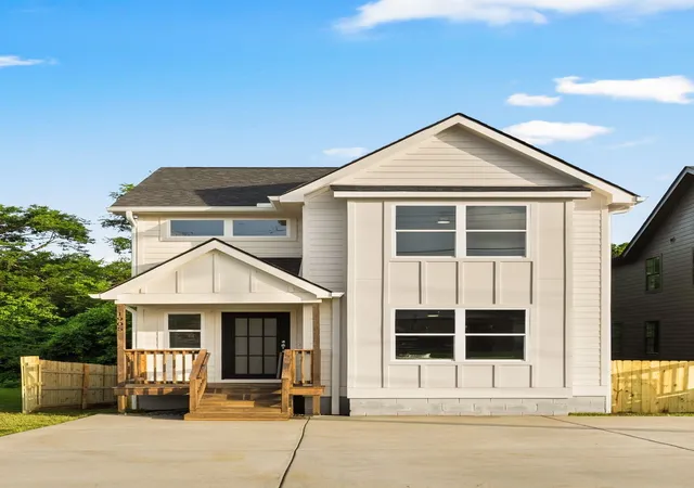 Photo 3 of Single family home for sale at 1905 Westchester Dr, Nashville, TN 37207 | MLS# 3546905 | Listing updated on 2026-09-14