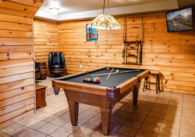 Photo 3 of Single family home for sale at 1655 S Mountain View Rd, Sevierville, TN 37876 | MLS# 3546148 | Listing updated on 2026-10-28