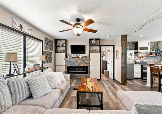 Photo 3 of Manufactured home for sale at 255 Miller Ln, Smithville, TN 37166 | MLS# 3546853 | Listing updated on 2026-09-15