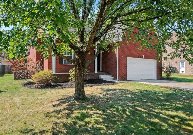Photo 2 of Single family home for sale at 2837 Vicwood Dr, Murfreesboro, TN 37128 | MLS# 3546919 | Listing updated on 2026-10-23