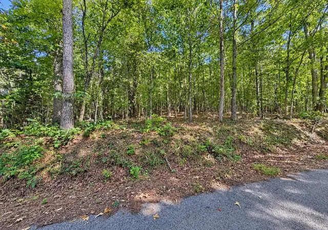 Photo 3 of Sale Pending at 105 County Rd 83, Athens, TN 37303 | MLS# 3546272 | Listing updated on 2026-09-22