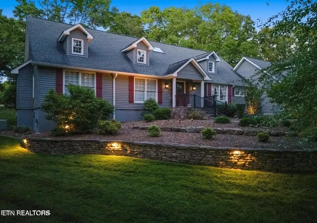 Photo 2 of Single family home for sale at 15 Cloverdale Cir, Crossville, TN 38558 | MLS# 3546309 | Listing updated on 2026-09-11