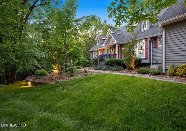Photo 3 of Single family home for sale at 15 Cloverdale Cir, Crossville, TN 38558 | MLS# 3546309 | Listing updated on 2026-09-11