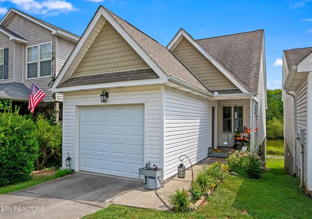 Photo 1 of Single family home for sale at 6712 Water Lilly Way, Knoxville, TN 37918 | MLS# 3546328 | Listing updated on 2026-09-11