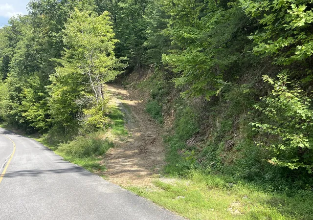 Photo 1 of Land for sale at 130 Setters View Ln, Sevierville, TN 37862 | MLS# 3546993 | Listing updated on 2026-09-11