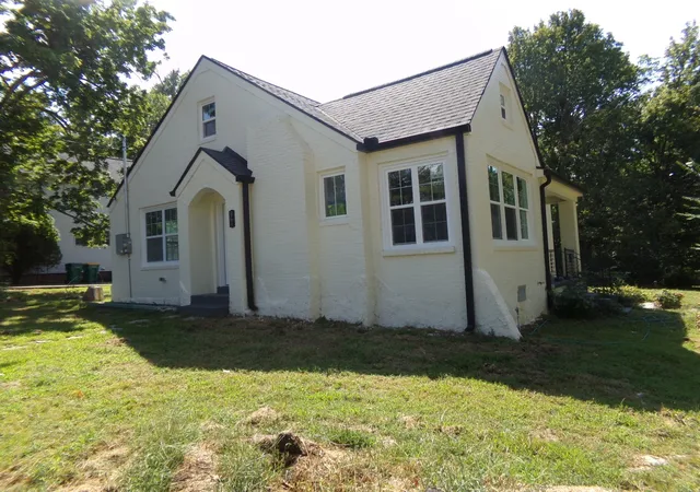 Photo 3 of Single family home for sale at 864 Yell Rd, Lewisburg, TN 37091 | MLS# 3546770 | Listing updated on 2026-09-19