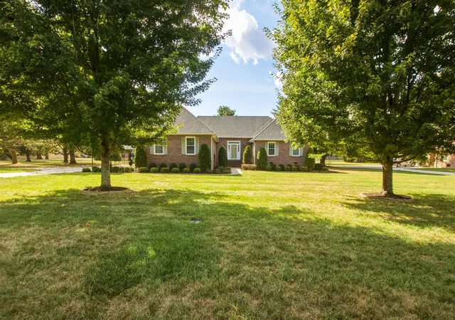 Photo 1 of Single family home for sale at 105 Kingsridge Blvd, Tullahoma, TN 37388 | MLS# 3547187 | Listing updated on 2026-09-12