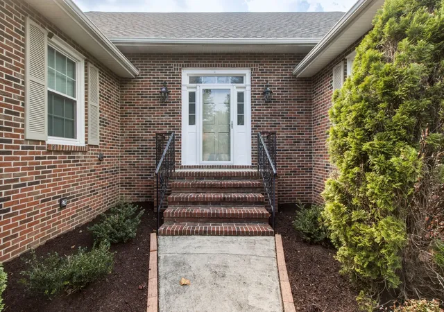 Photo 4 of Single family home for sale at 105 Kingsridge Blvd, Tullahoma, TN 37388 | MLS# 3547187 | Listing updated on 2026-09-12