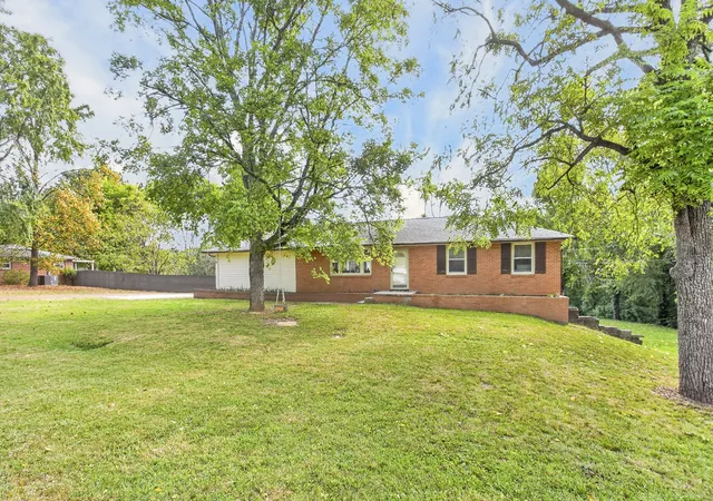 Photo 3 of Single family home for sale at 181 Greenwood Dr, La Vergne, TN 37086 | MLS# 3547188 | Listing updated on 2026-09-14