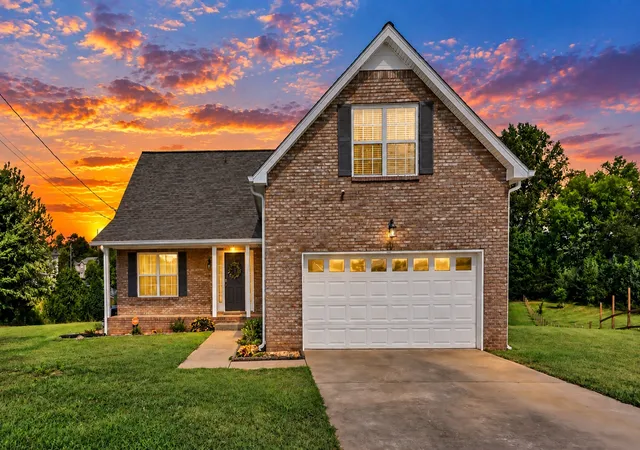 Photo 1 of Single family home for sale at 1231 Shorehaven Dr, Clarksville, TN 37042 | MLS# 3546944 | Listing updated on 2026-09-12