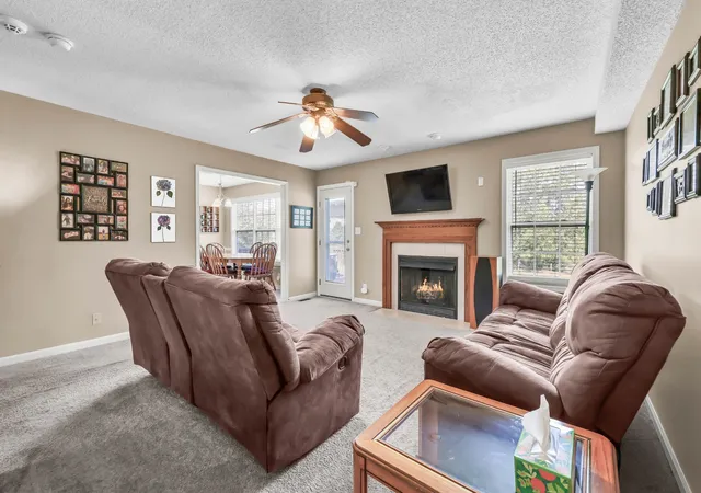 Photo 4 of Single family home for sale at 1231 Shorehaven Dr, Clarksville, TN 37042 | MLS# 3546944 | Listing updated on 2026-09-12