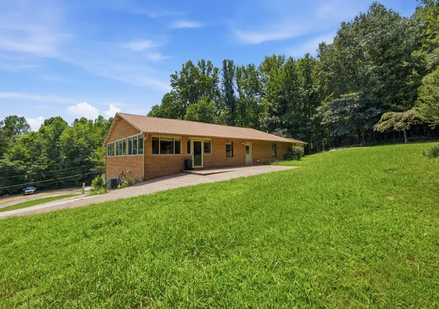 Photo 1 of Single family home for sale at 312 Woosley Rd, Harriman, TN 37748 | MLS# 3546696 | Listing updated on 2026-09-12