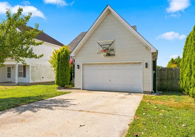 Photo 2 of Single family home for sale at 2811 Elijah Dr, Murfreesboro, TN 37129 | MLS# 3546680 | Listing updated on 2026-09-12