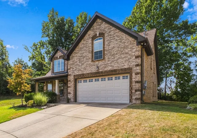 Photo 2 of Single family home for sale at 169 Tulip Grv Pt, Hermitage, TN 37076 | MLS# 3548118 | Listing updated on 2026-09-21