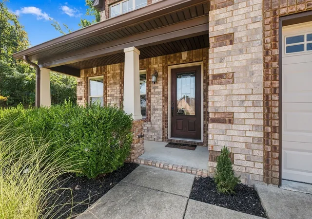 Photo 3 of Single family home for sale at 169 Tulip Grv Pt, Hermitage, TN 37076 | MLS# 3548118 | Listing updated on 2026-10-20