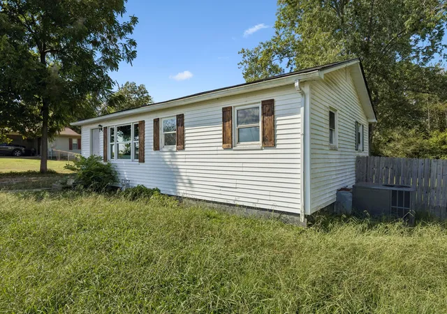 Photo 3 of Single family home for sale at 621 Dixon Branch Rd, Loretto, TN 38469 | MLS# 3546721 | Listing updated on 2026-09-12