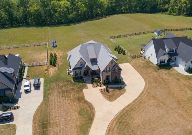 Photo 4 of Single family home for sale at 3303 Saundersville Fry Rd, Mount Juliet, TN 37122 | MLS# 3591893 | Listing updated on 2026-10-20