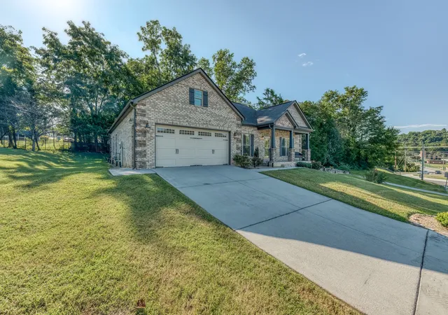 Photo 2 of Single family home for sale at 506 Katerina Dr, Morristown, TN 37814 | MLS# 3546922 | Listing updated on 2026-10-08