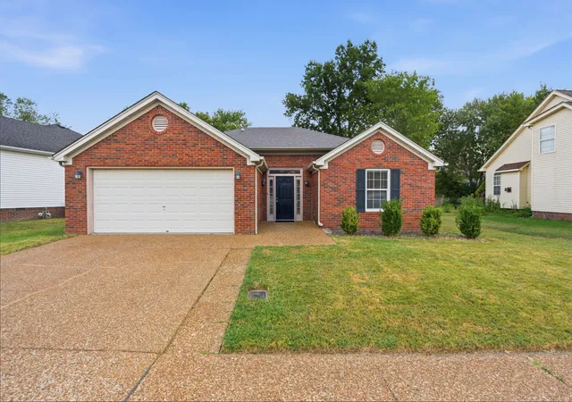 Photo 1 of Sale Pending at 2024 Glastonbury Dr, Franklin, TN 37069 | MLS# 3546960 | Listing updated on 2026-09-15
