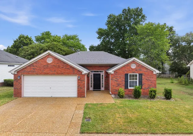 Photo 3 of Sale Pending at 2024 Glastonbury Dr, Franklin, TN 37069 | MLS# 3546960 | Listing updated on 2026-09-15
